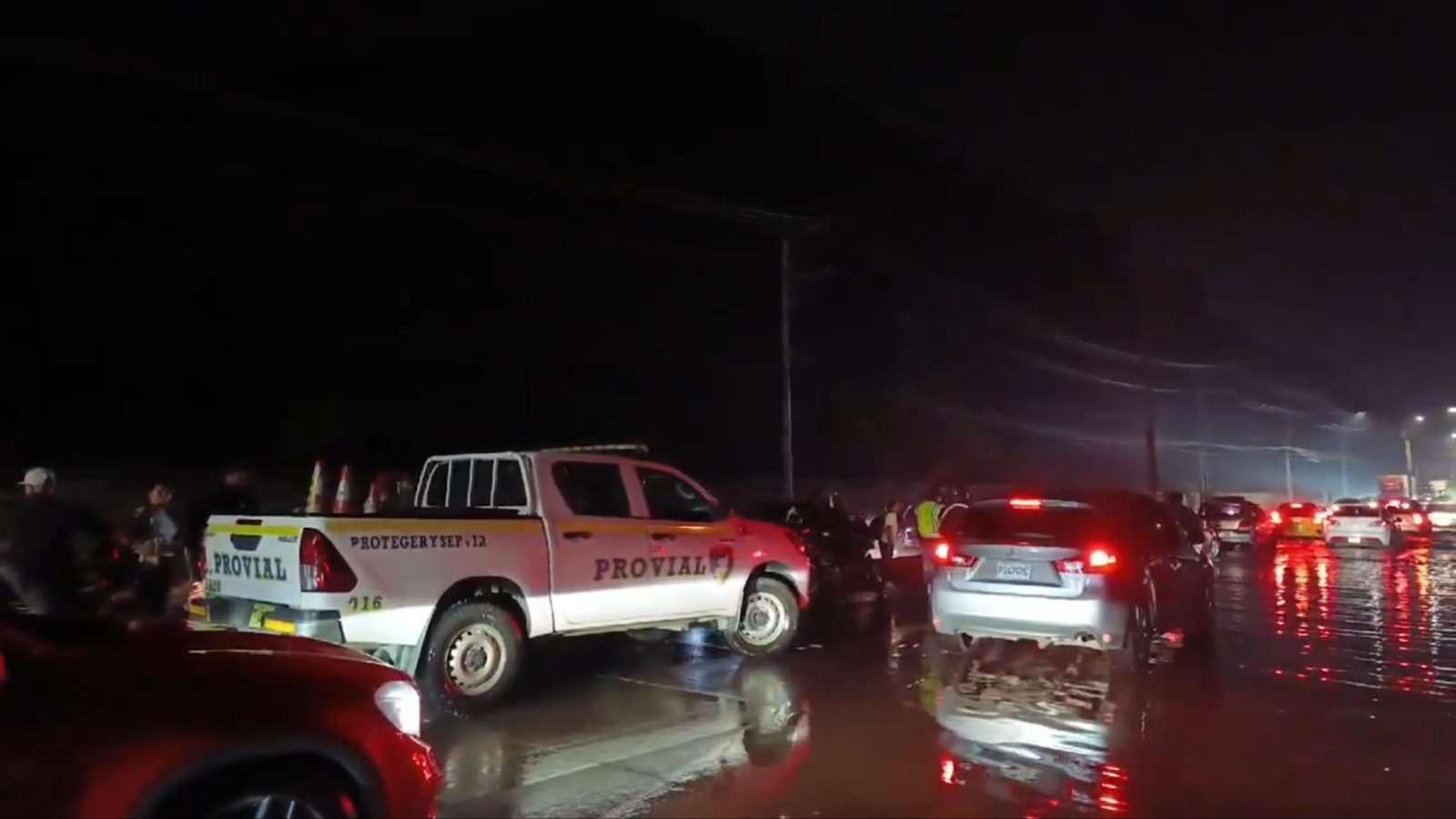 Inundación afecta el tránsito en kilómetro 41 de la ruta al Pacífico