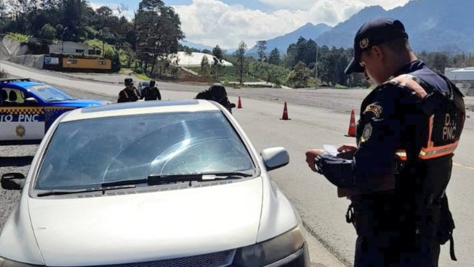 PNC impone 77 multas en operativo vial en la ruta Interamericana