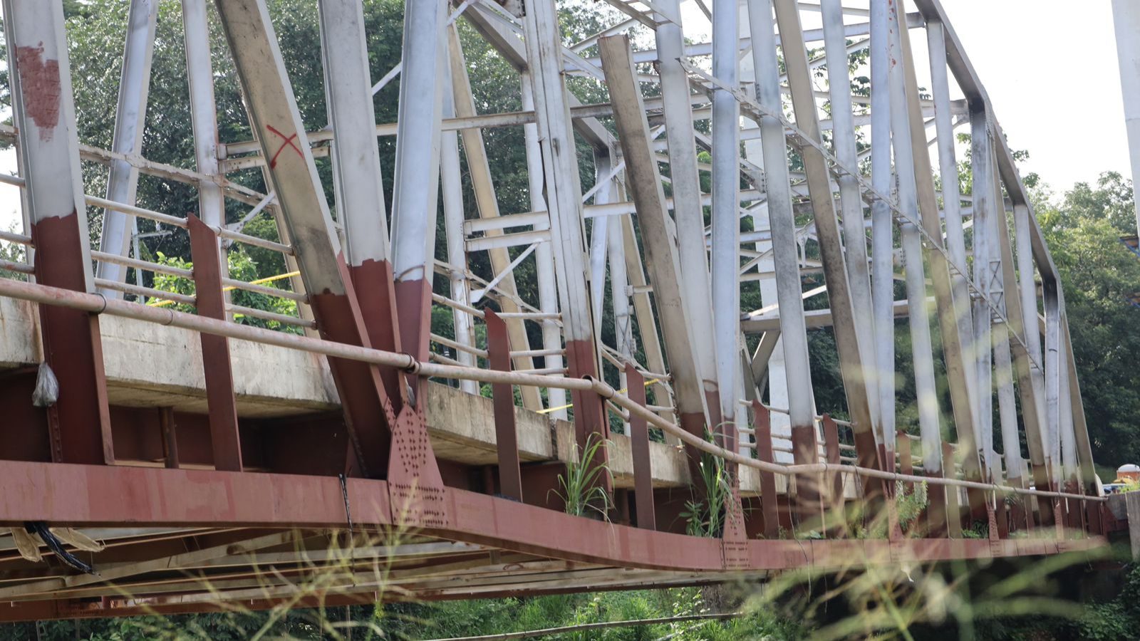 Empresarios y transportistas alertan por desabastecimiento tras cierre del puente Nahualate