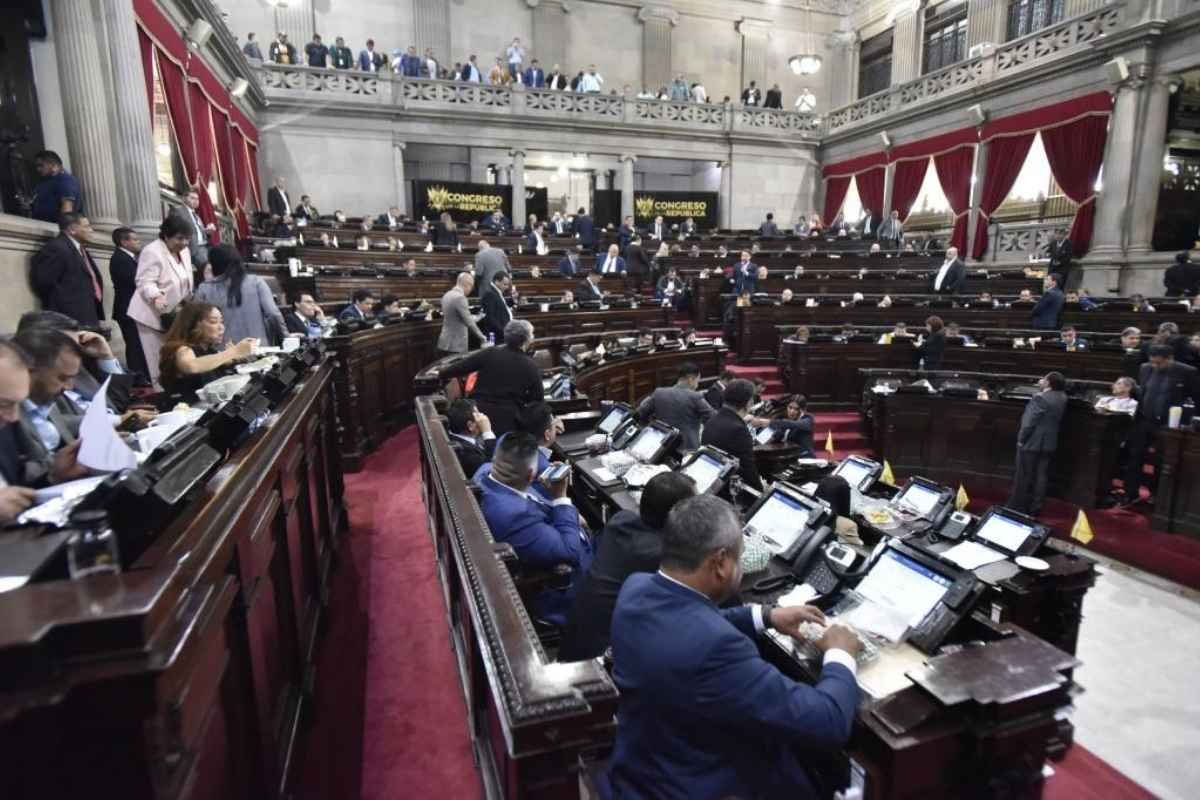 Congreso Diputados aprueban aumento de salarios y presupuesto legislativo