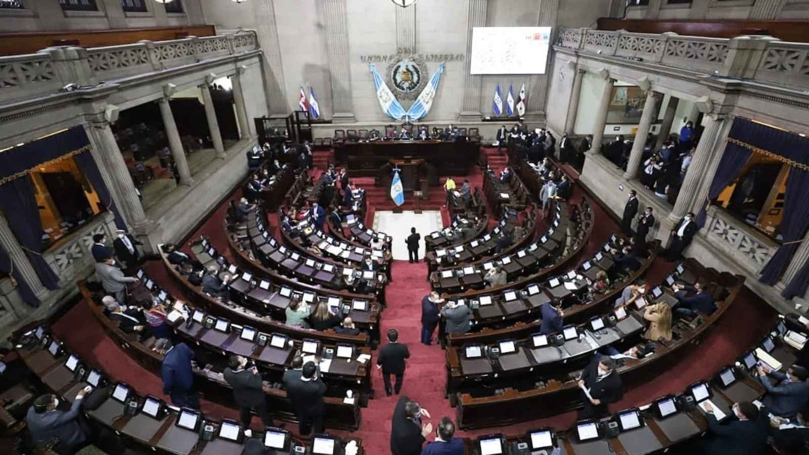 Contraloría inspecciona plazas laborales en el Congreso