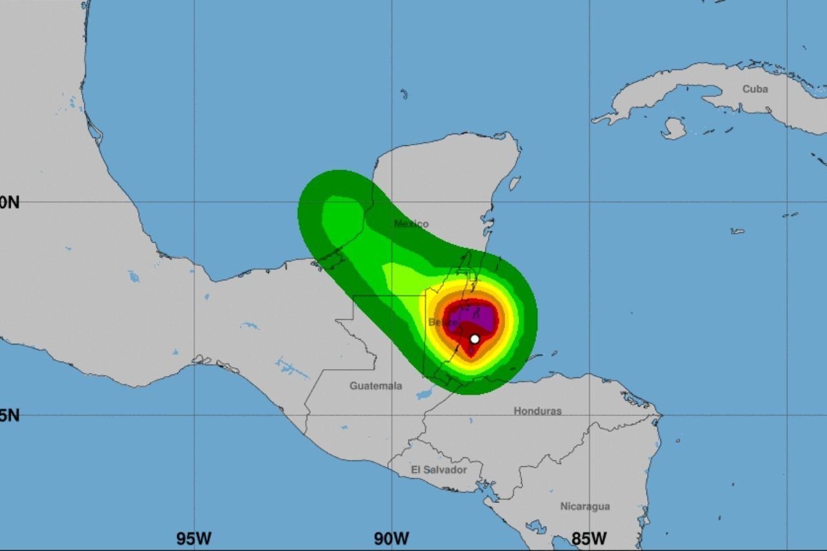 Tormenta tropical Sara llega a Belice