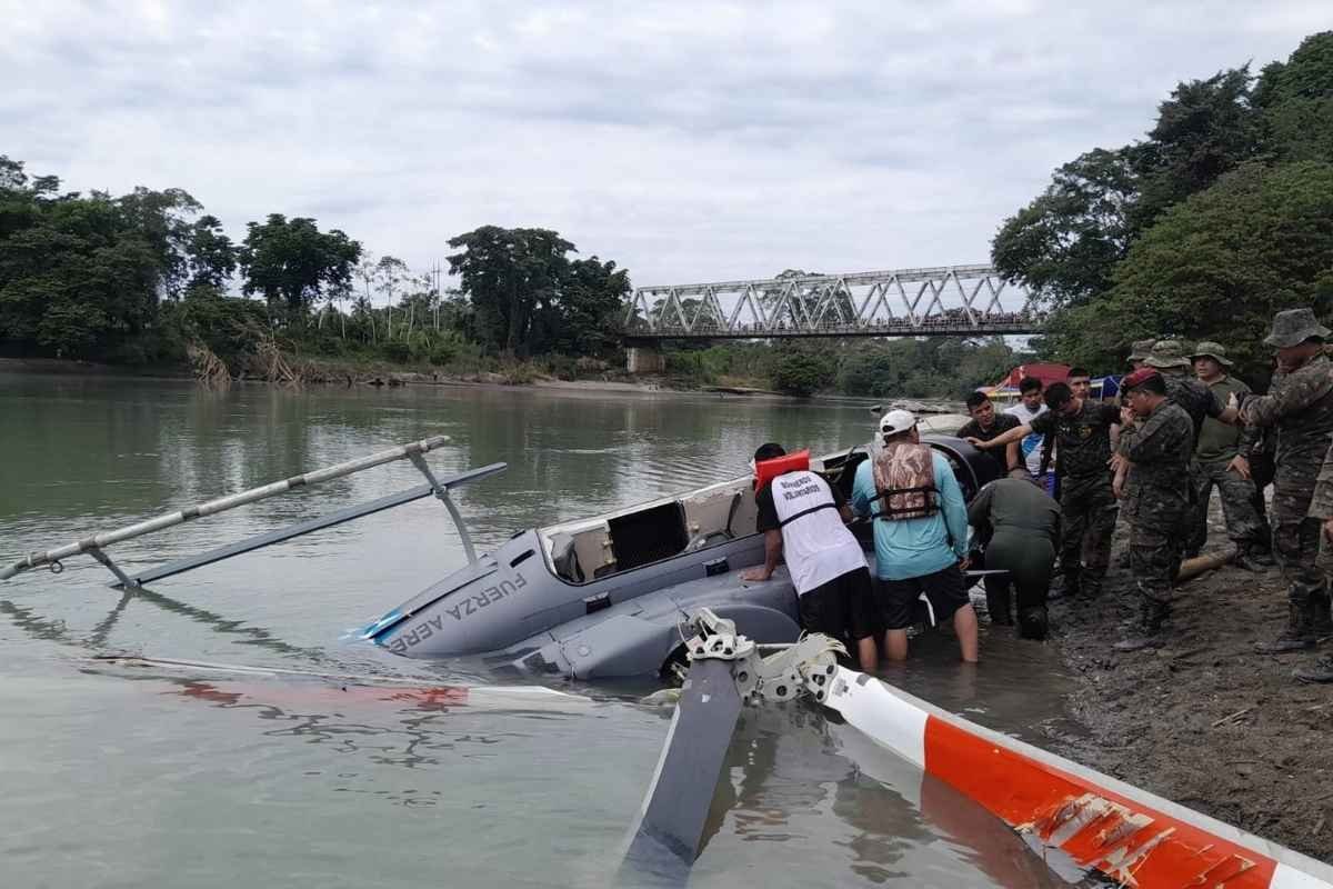 Helicóptero del Ejército se estrella en el Río Chixoy Dos pilotos pierden la vida