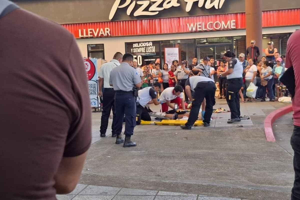 Accidente en Retalhuleu trabajador cae desde 15 metros en centro comercial