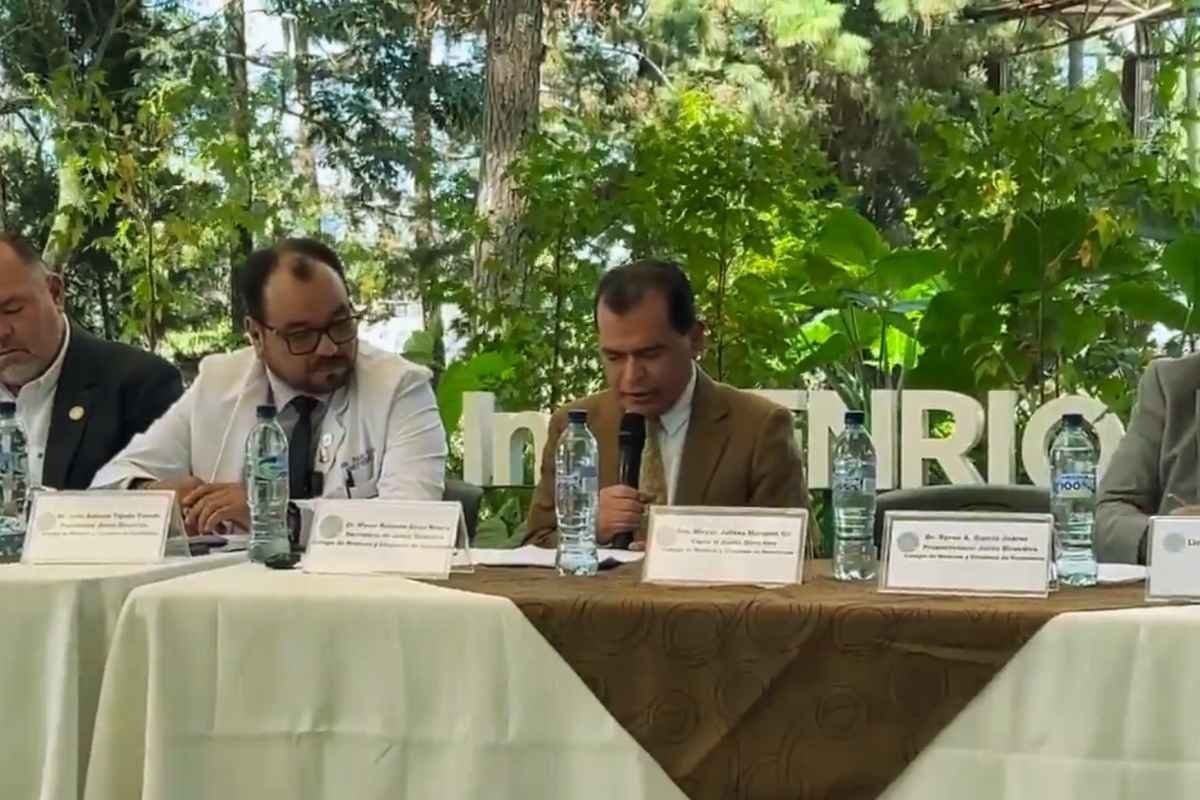 Colegio Médico y Farmacéutico rechazan ley sobre medicamentos en Guatemala