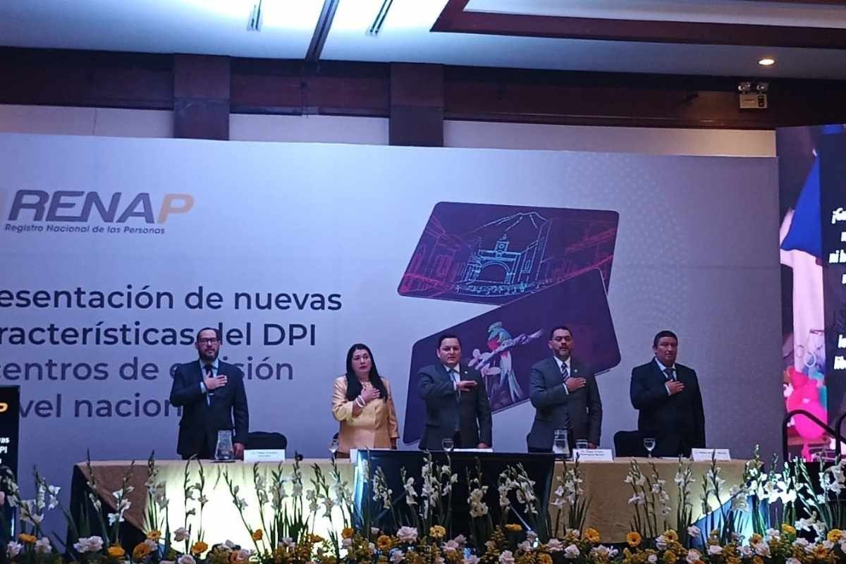 Renap presenta nuevo diseño del DPI con innovaciones a color