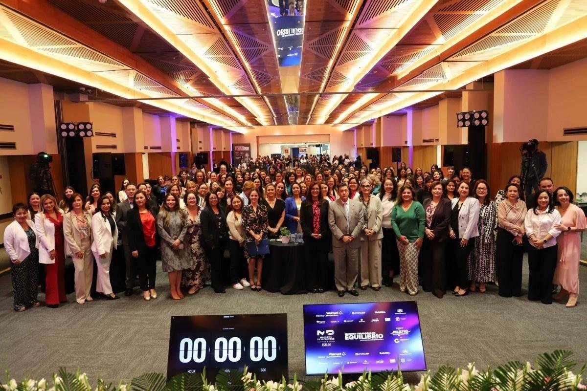 Mujeres al frente del comercio internacional: AGEXPORT celebra su liderazgo en el sector exportador