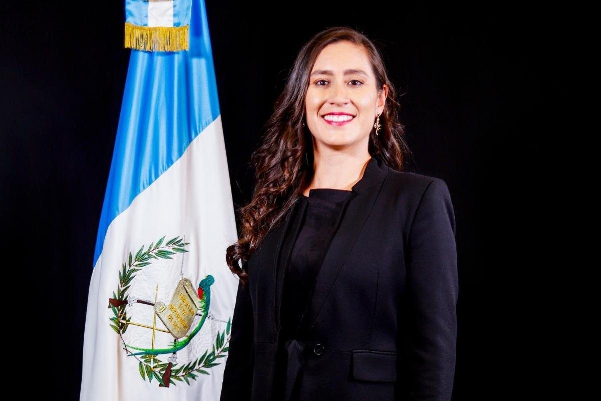 CC ordena separación de Karina Paz de bancada VOS