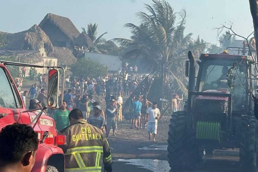 Tragedia en El Paredón: incendio consume locales comerciales y viviendas