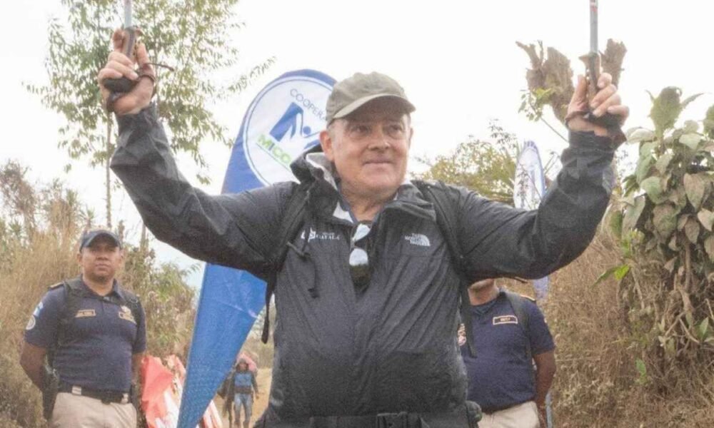 Jaime Viñals impone récord Guinness tras escalar 14 volcanes guatemaltecos en 15 días