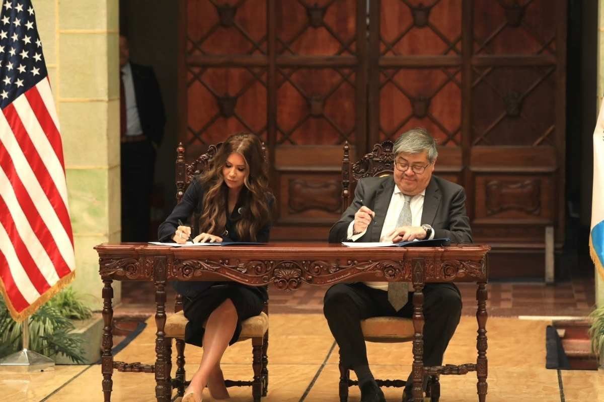 Gobiernos de Guatemala y EE. UU. acuerdan acciones contra el crimen transnacional