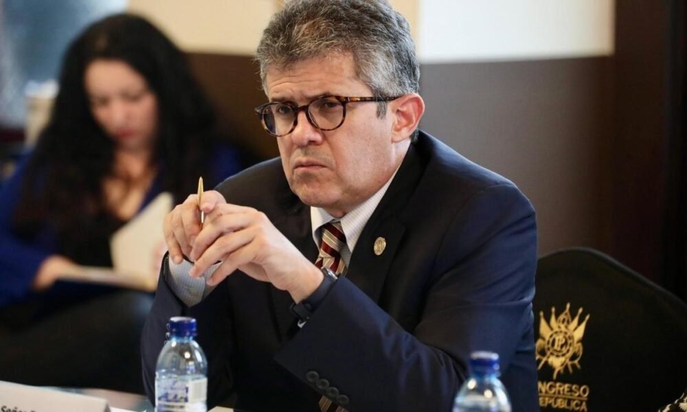 Ministro de Salud Joaquín Barnoya responde sobre tema de antejuicio y aborda situación de tomógrafos