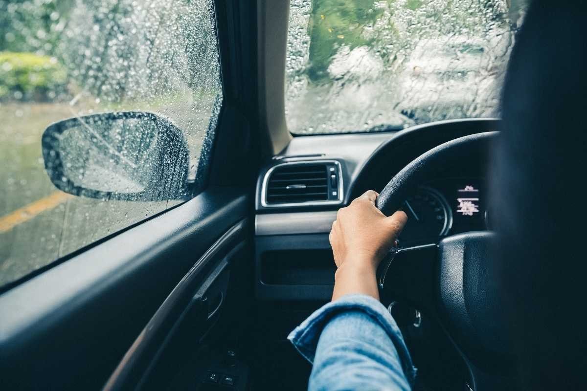 Conducir con prisa bajo la lluvia pone vidas en riesgo, advierte el IGSS