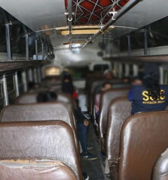 Interceptan autobús con migrantes en Retalhuleu; piloto detenido