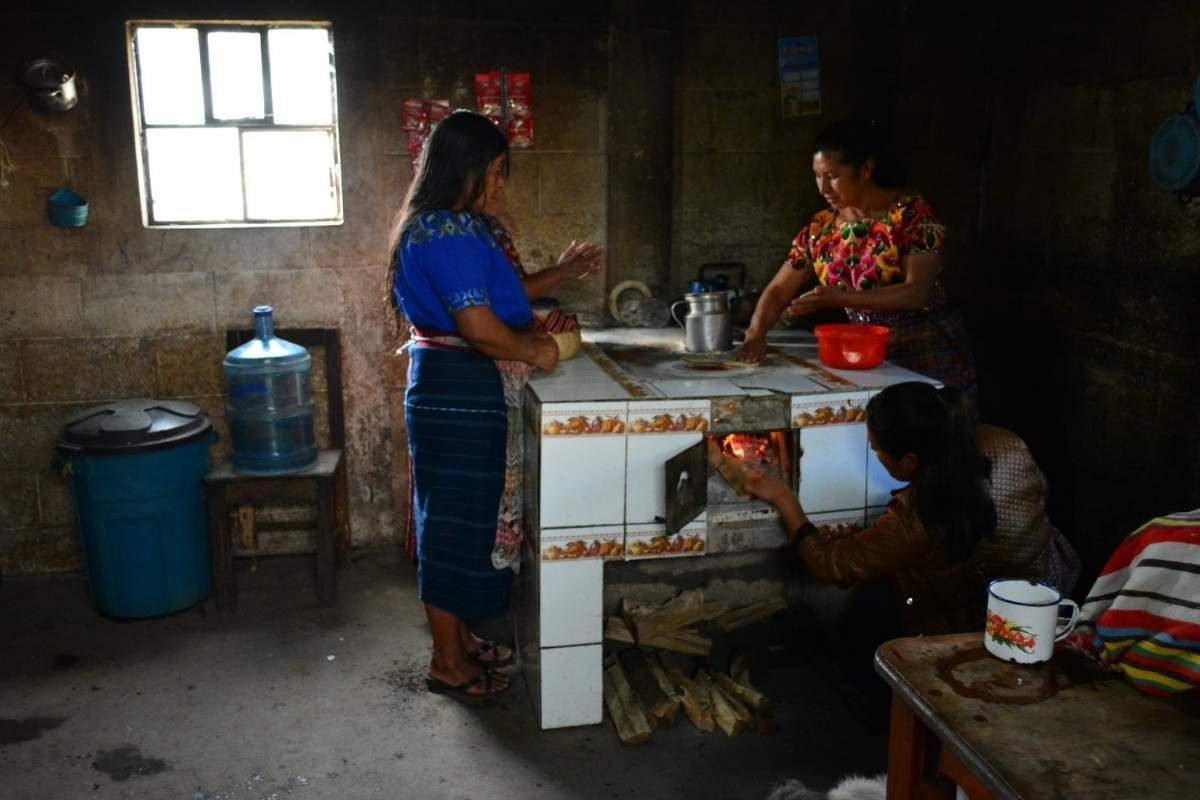 Uso de leña en Guatemala sigue en alza y plantea retos ambientales y sociales