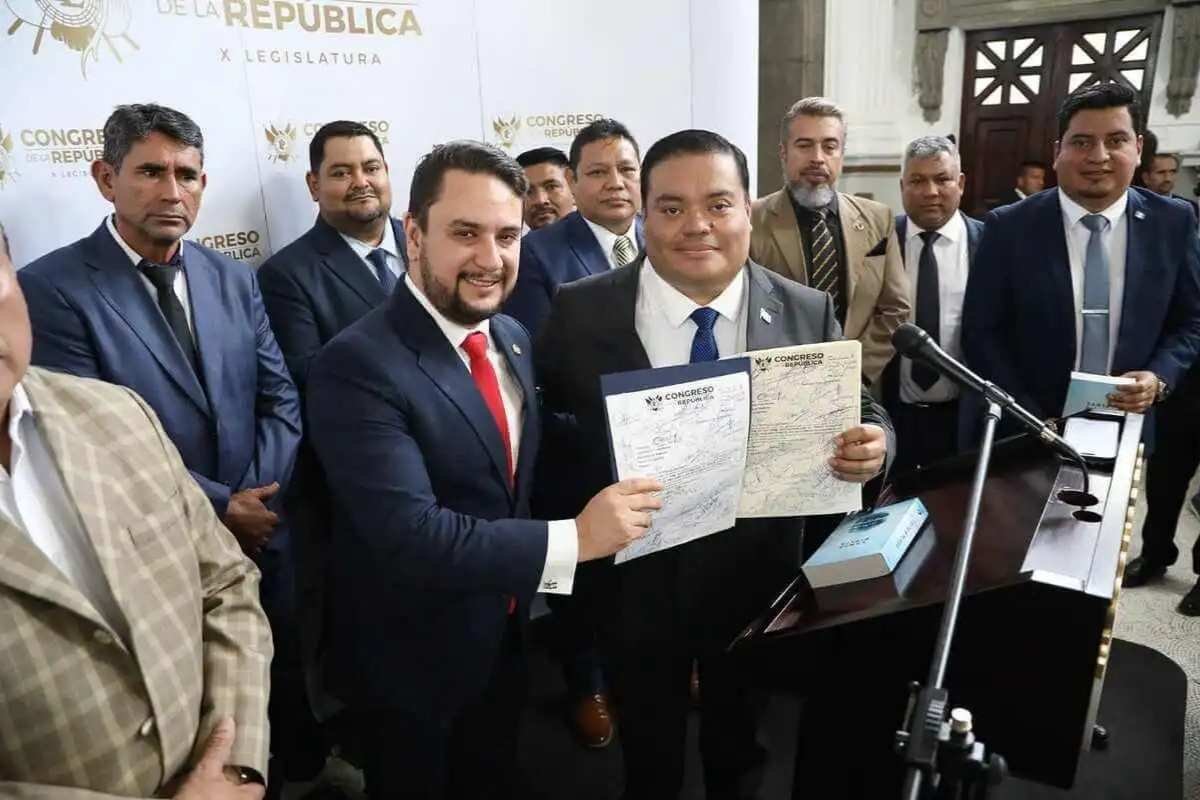 Diputado propone agilizar trámites para iglesias y asociaciones
