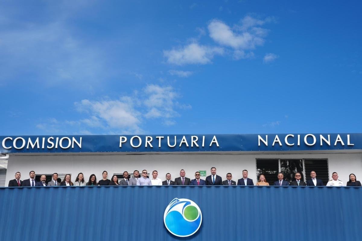 Guatemala recibe misión de la Guardia Costera de EE. UU.