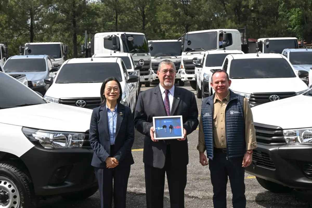 Taiwán dona 45 vehículos para fortalecer programa Mano a Mano