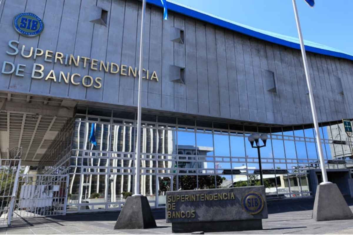 Bancos podrán cerrar el 15 de septiembre por el asueto de Independencia