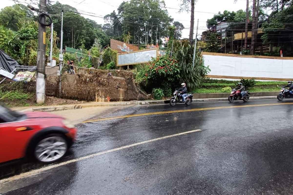 Derrumbe en Muxbal obras sin permisos enfrentan multas y acciones legales