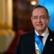 Giammattei recibe alta médica y continuará tratamiento en casa