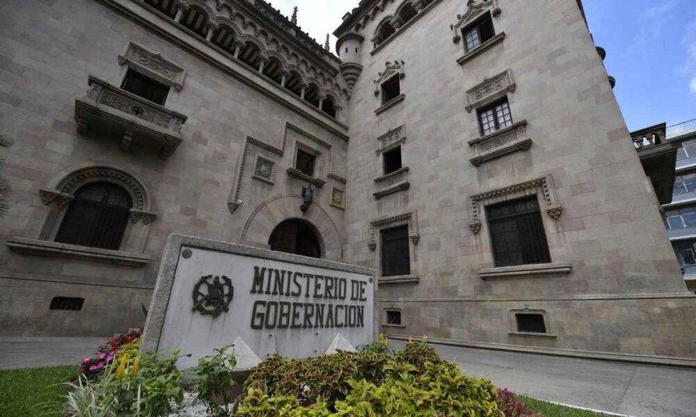 Mingob regula recepción de denuncias administrativas