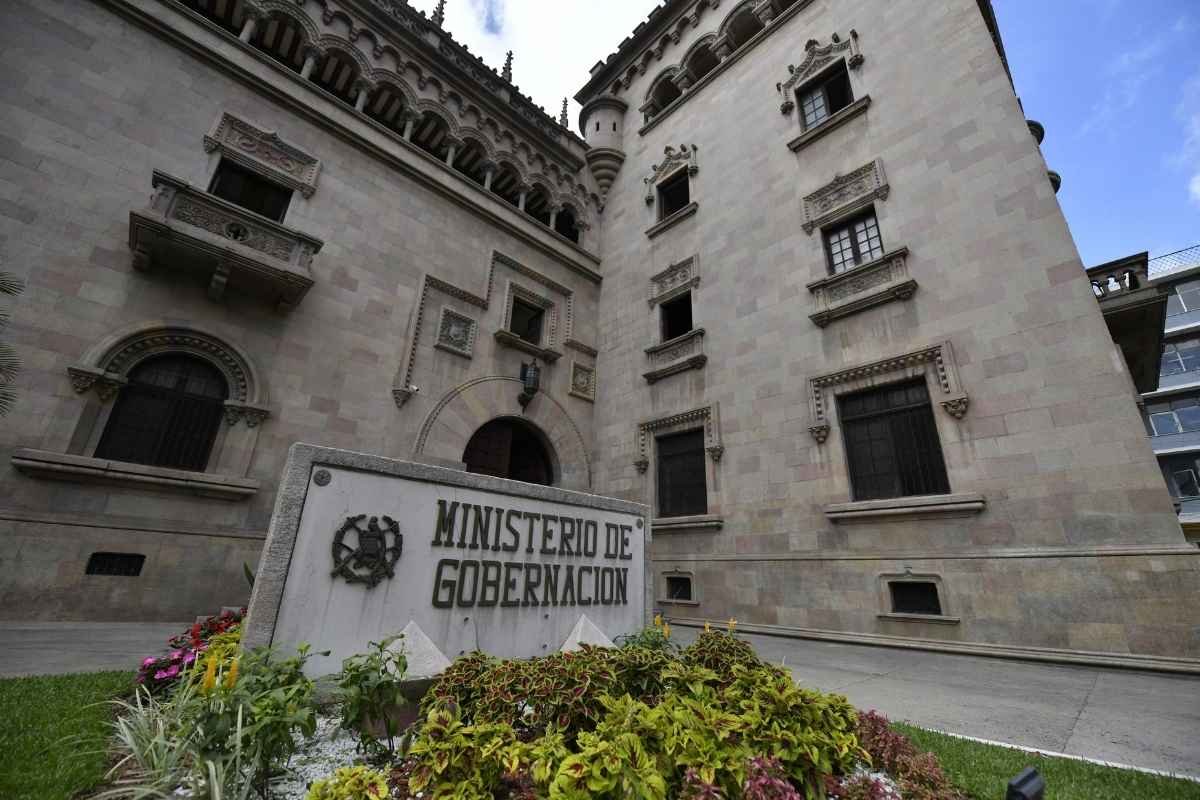Mingob regula recepción de denuncias administrativas