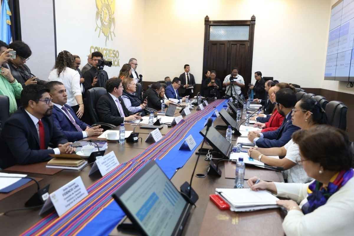 Presupuesto 2026 Ministros presentan ampliaciones de gasto ante Comisión de Finanzas