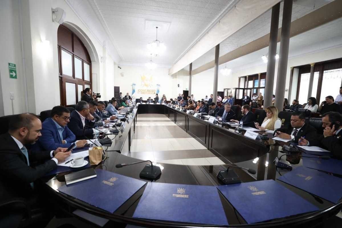 Contralor confirma denuncia por convenio con Unops y responde a cuestionamientos sobre licitaciones