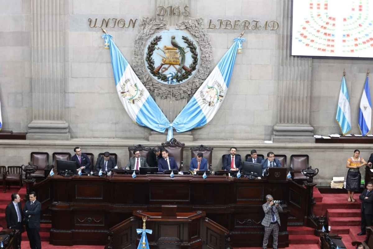 Iniciativas de ley amenazan libertad de expresión y digital en Guatemala
