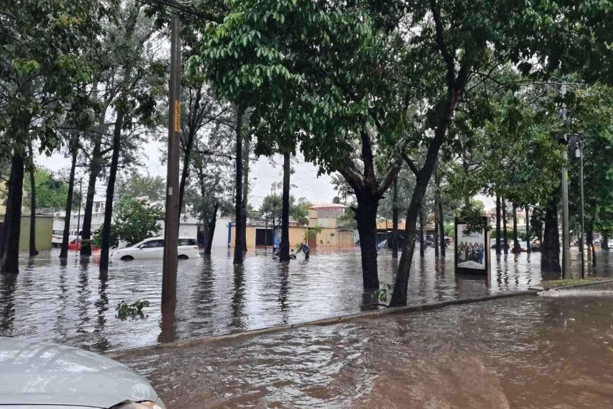 Lluvias intensas complican el tránsito y podrían extenderse por fenómeno de La Niña