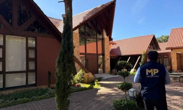 Allanan propiedad vinculada al expresidente Giammattei en Palín