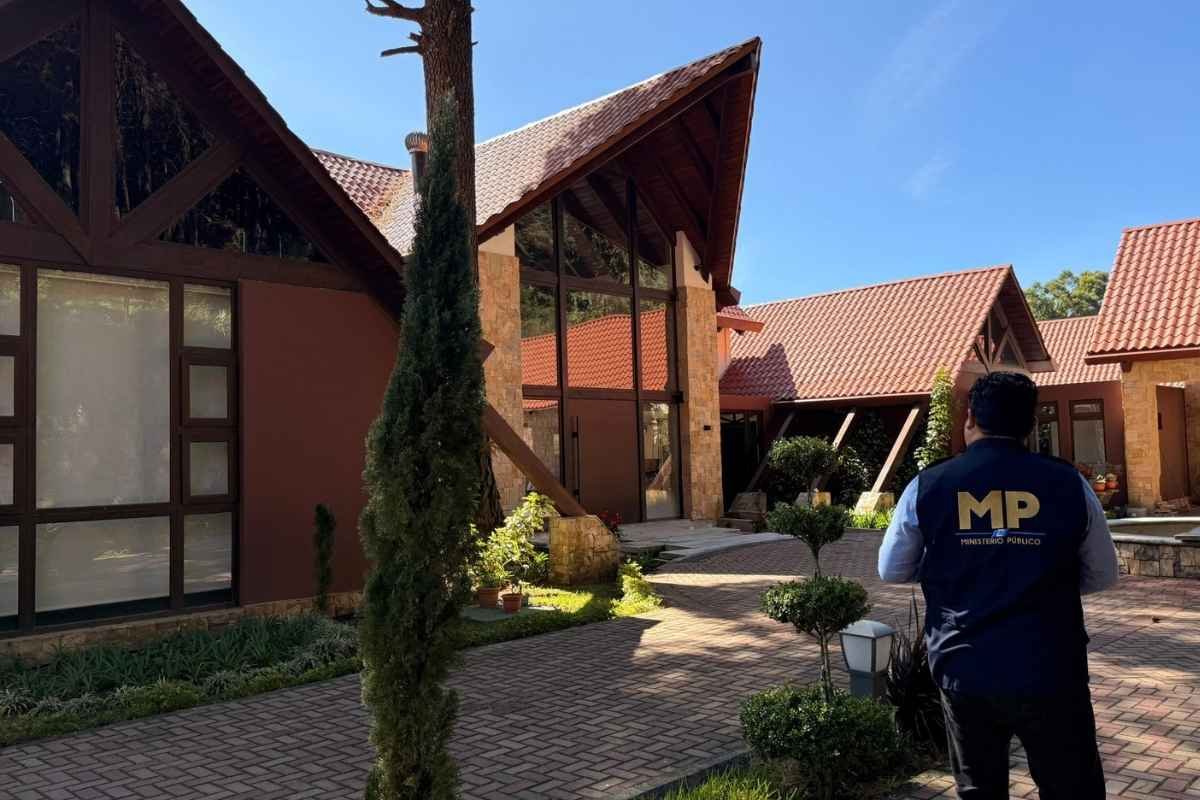 Allanan propiedad vinculada al expresidente Giammattei en Palín