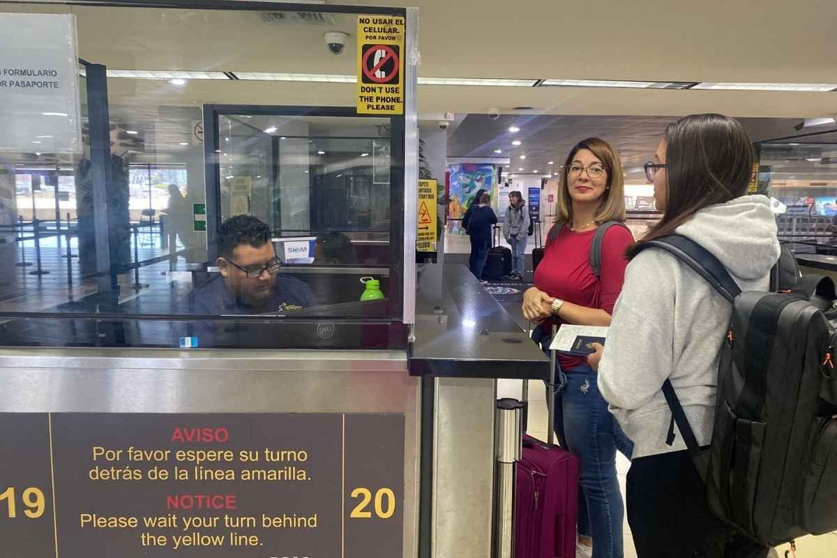 Aeropuerto La Aurora se prepara para su hora pico histórica